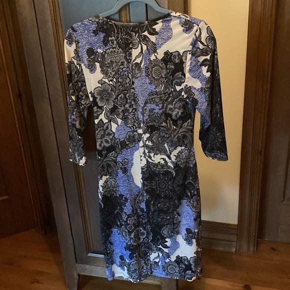FEMME flowery cache-coeur blue and black dress Size L - Picture 3 of 3
